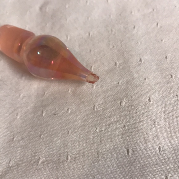 Silvestri Pink Glass Perfume Bottle with White Feather Swirls. Teardrop Stopper. - Picture 5 of 6